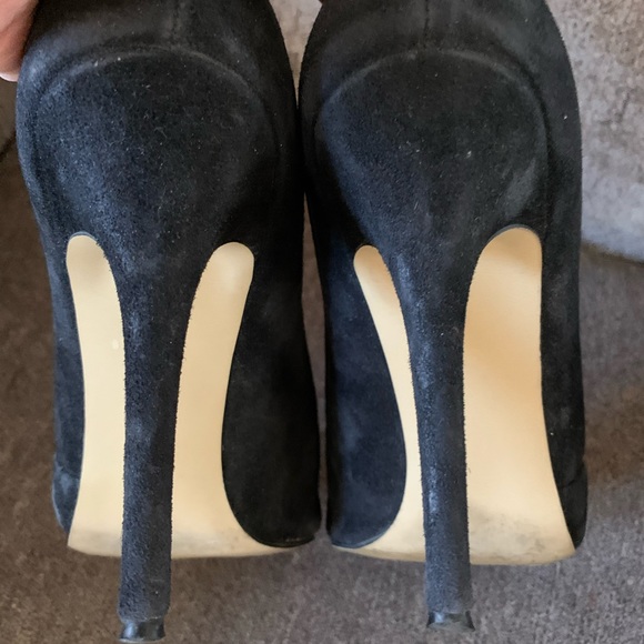 Kate & Mel Black Suede Heels - Picture 6 of 8